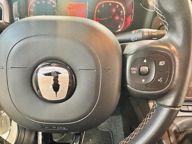 Fiat Panda 1.0 FireFly S&S Hybrid City Cross TRUSSARDI