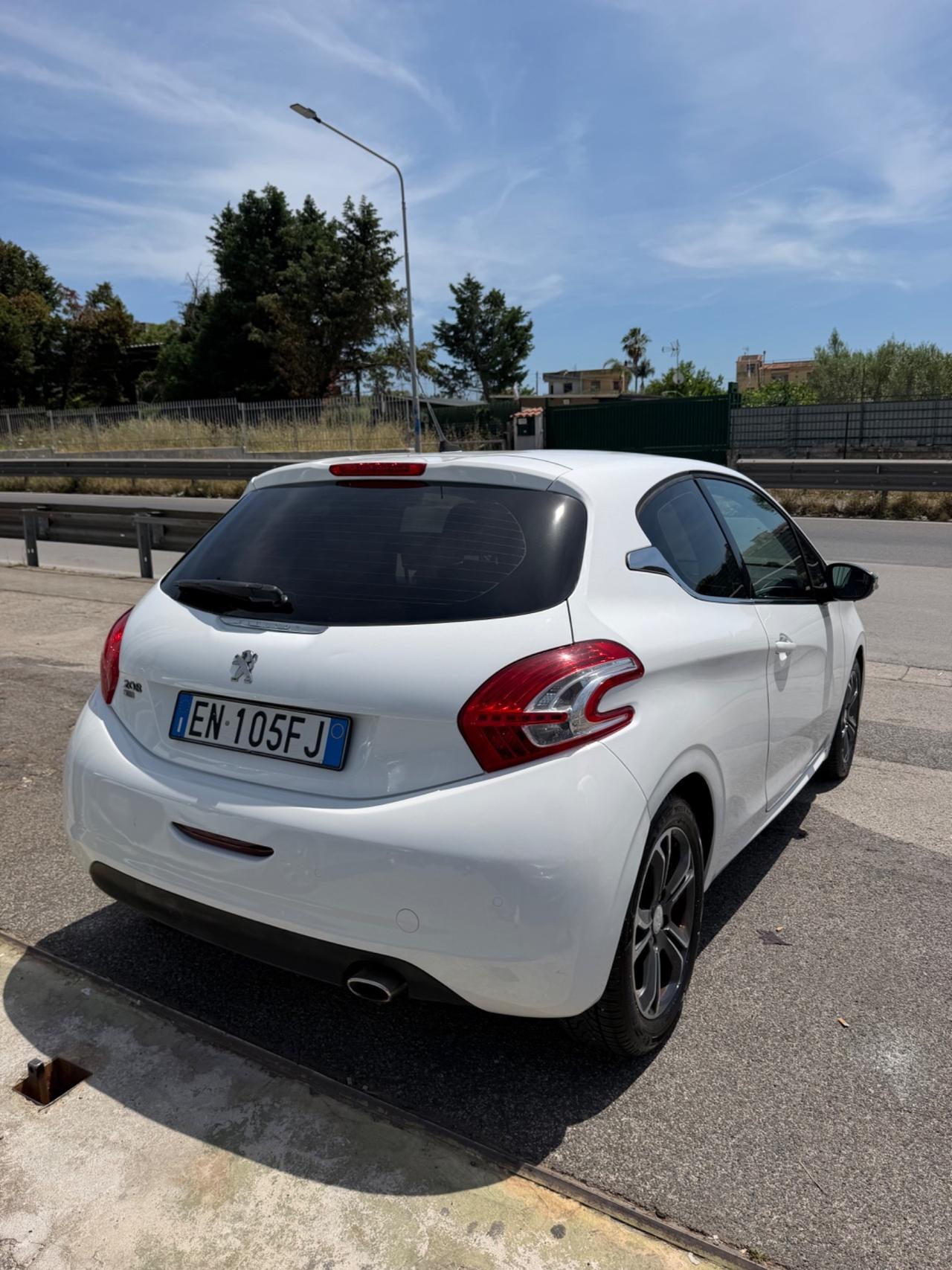 Peugeot 208 1.4 HDi 68 CV 3 porte Access