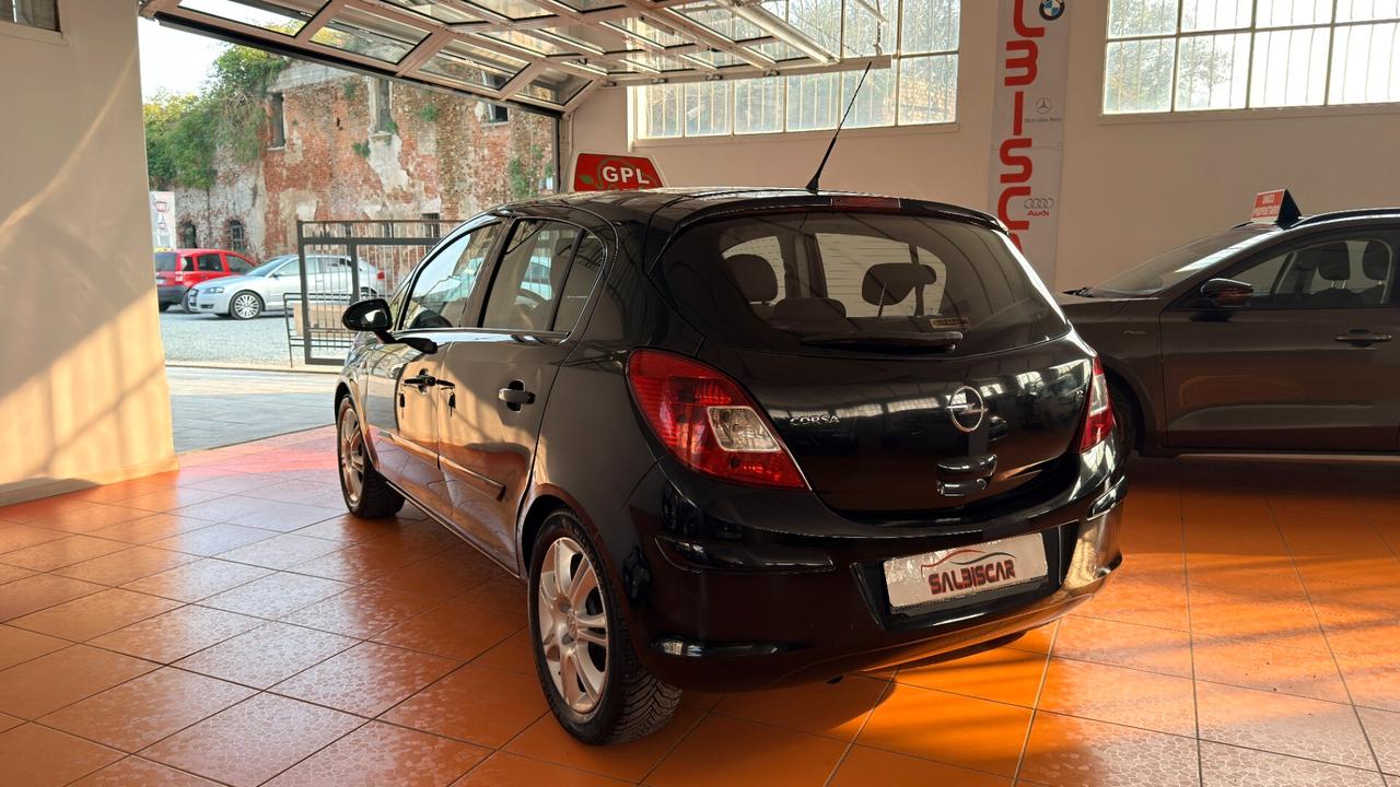 Opel Corsa 1.2 5 porte Easytronic Club