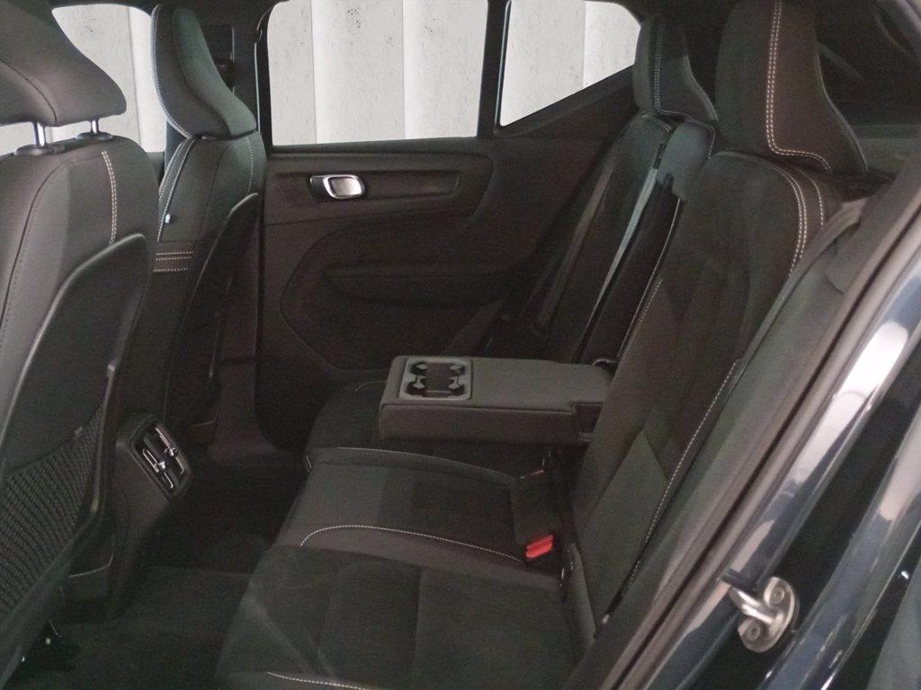 VOLVO XC40 2.0 b3 Ultra Black Edition auto del 2025