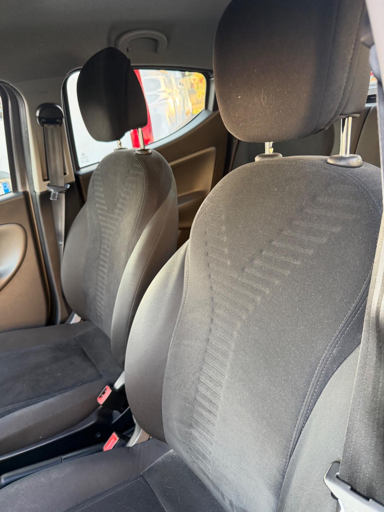 Lancia Ypsilon 1.2 69 CV 5 porte Gold
