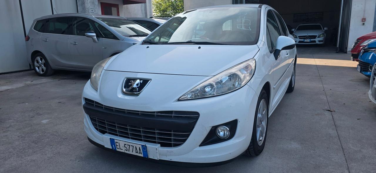 Peugeot 207 1.4 diesel 70CV 5p.ottima per nuovi patentati
