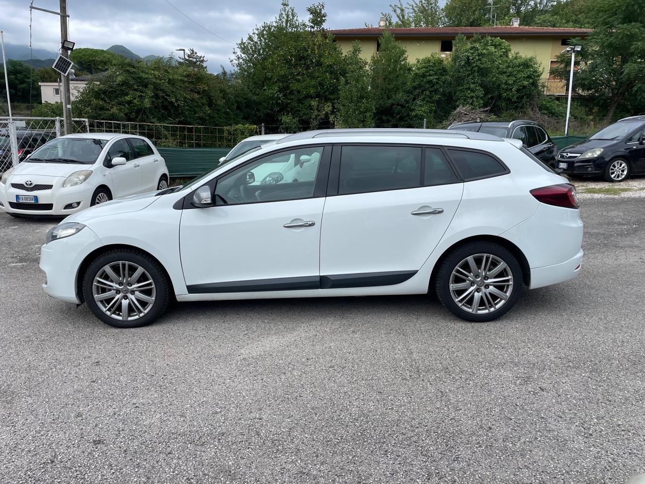 Renault Megane 1.5 dCi 110CV cambio automatico