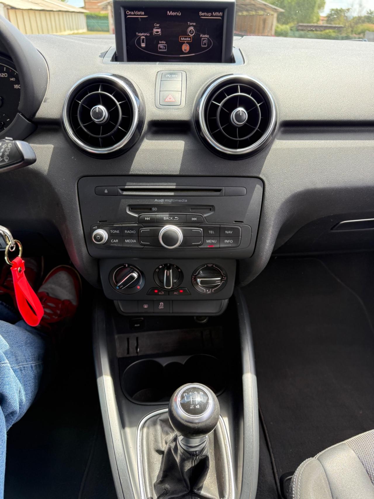 Audi A1 1.6 TDi 90cv EURO5B - NEOPATENTATI OK