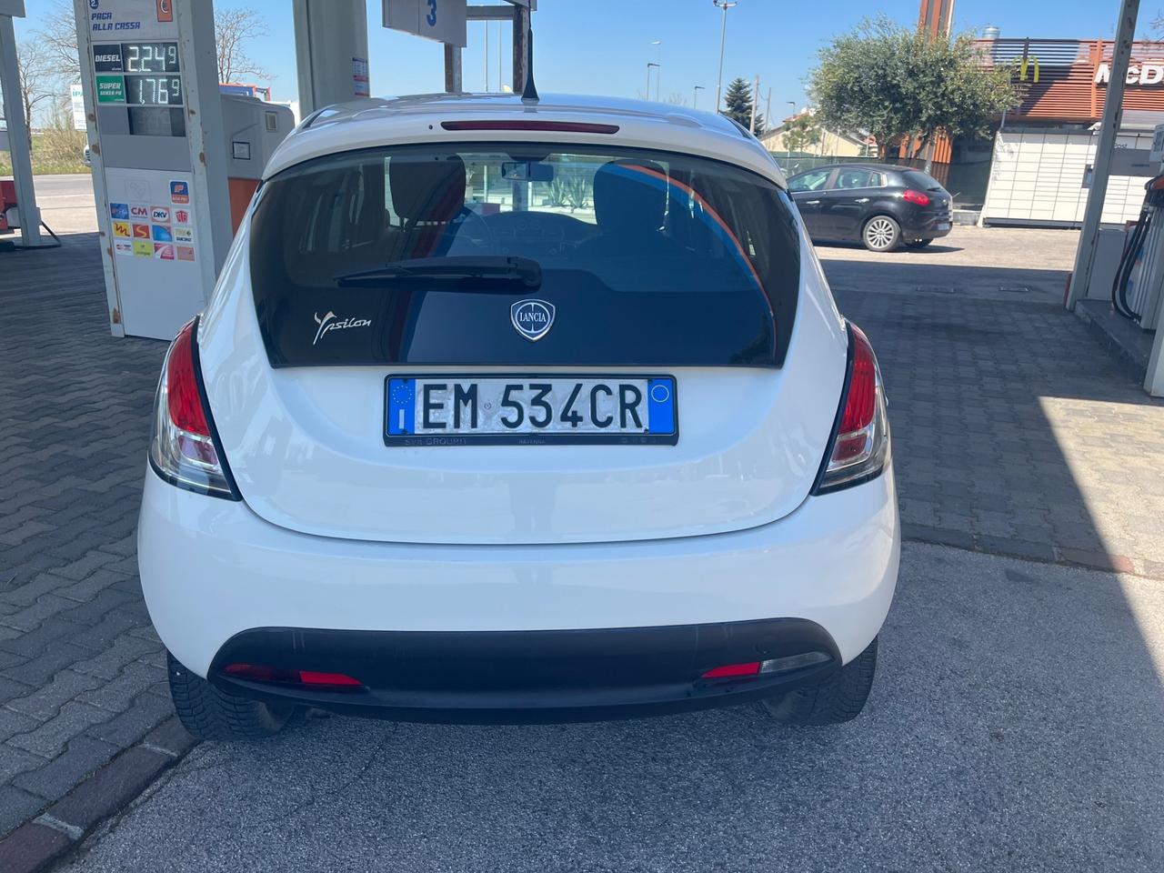 Lancia Ypsilon 0.9 TwinAir 85 CV 5 porte Metano Ecochic Gold