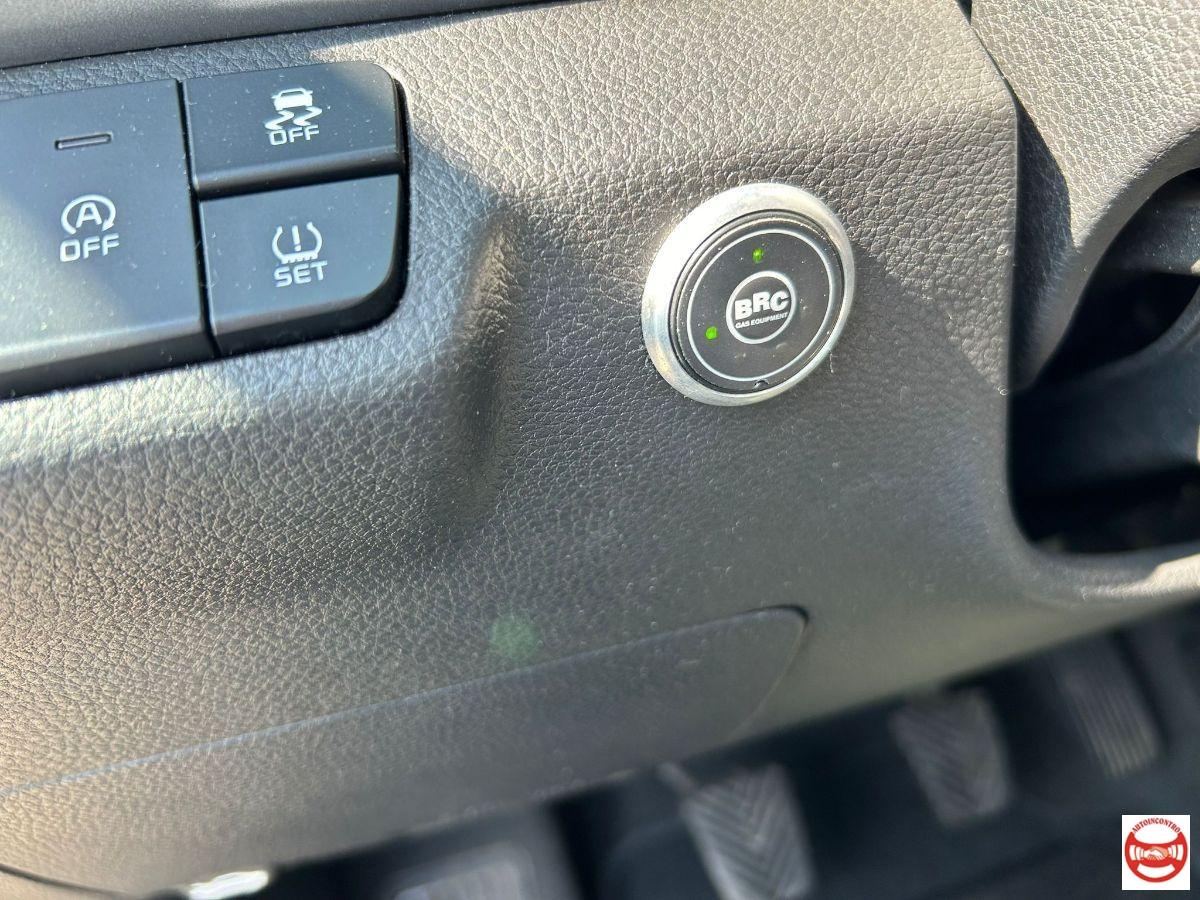 KIA - Stonic 1.2 dpi Urban Techno&Design Pack gpl 82cv