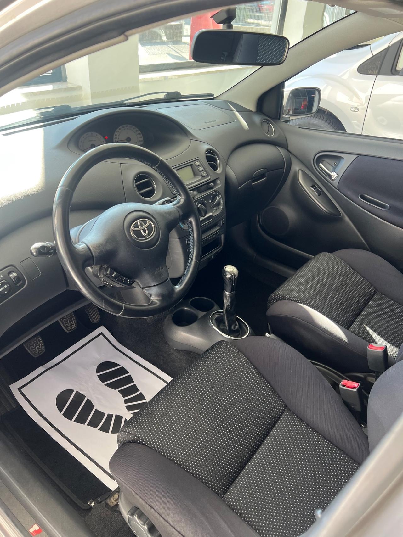 Toyota Yaris 1.5i 16V cat 5 porte T Sport