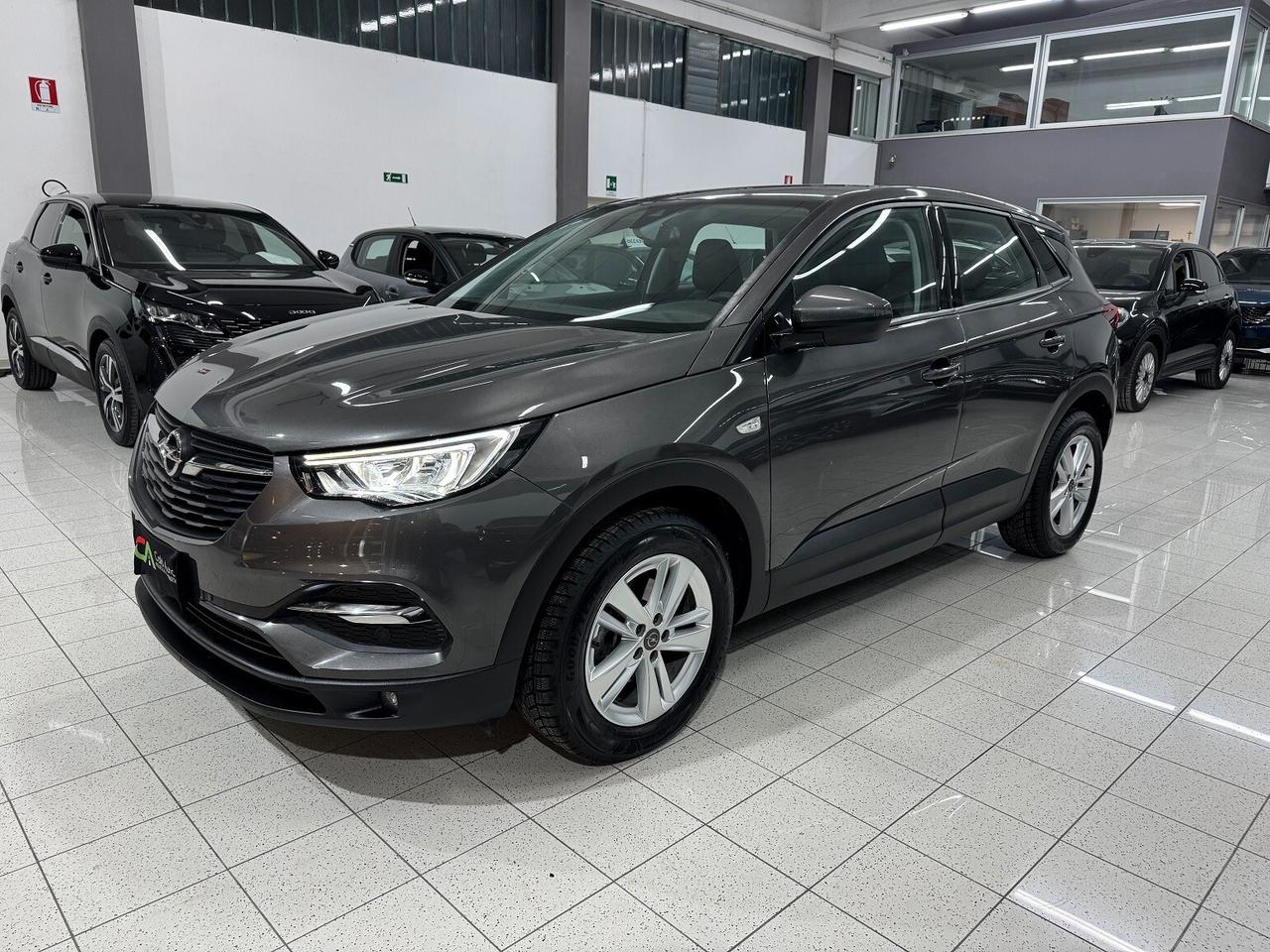 Grandland 1.5CDTI EAT8 Busines NAVI TELECAMERA BELLA