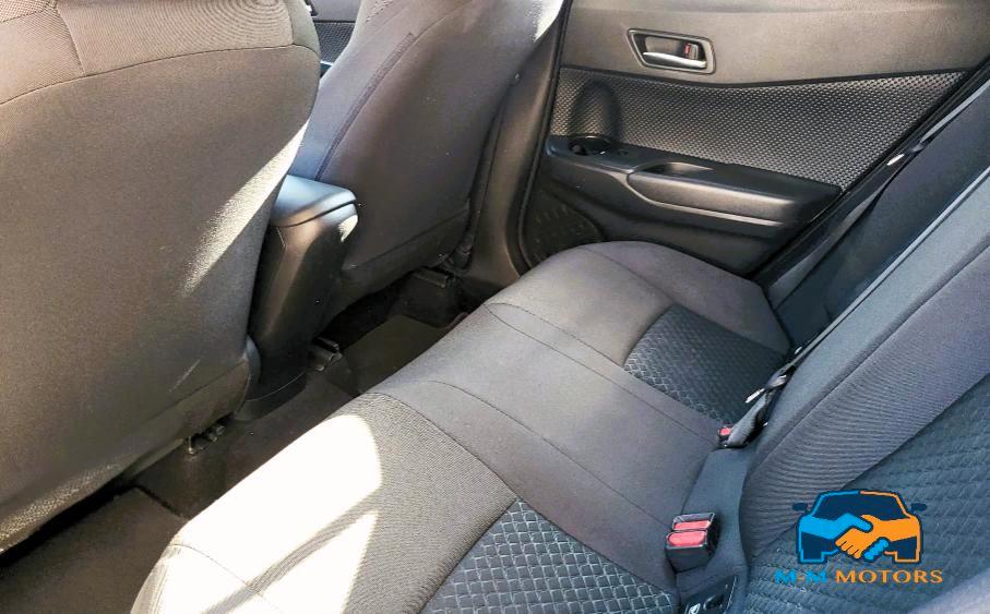 Toyota C-HR 1.8h Business e-cvt