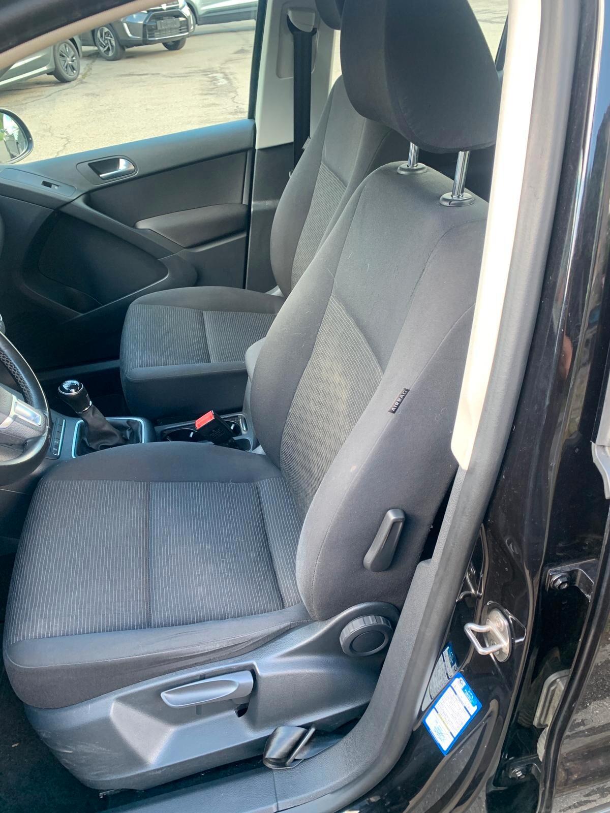 Volkswagen Tiguan 110 cavalli neo patentati- 2 ruote motrici tdi - unico proprietario- ottime condizioni- tagliandata