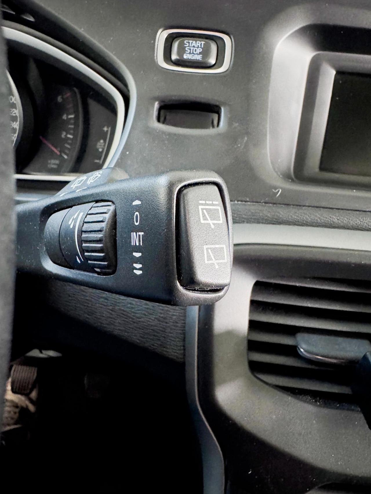 Volvo V40 2.0 d2 Momentum my17