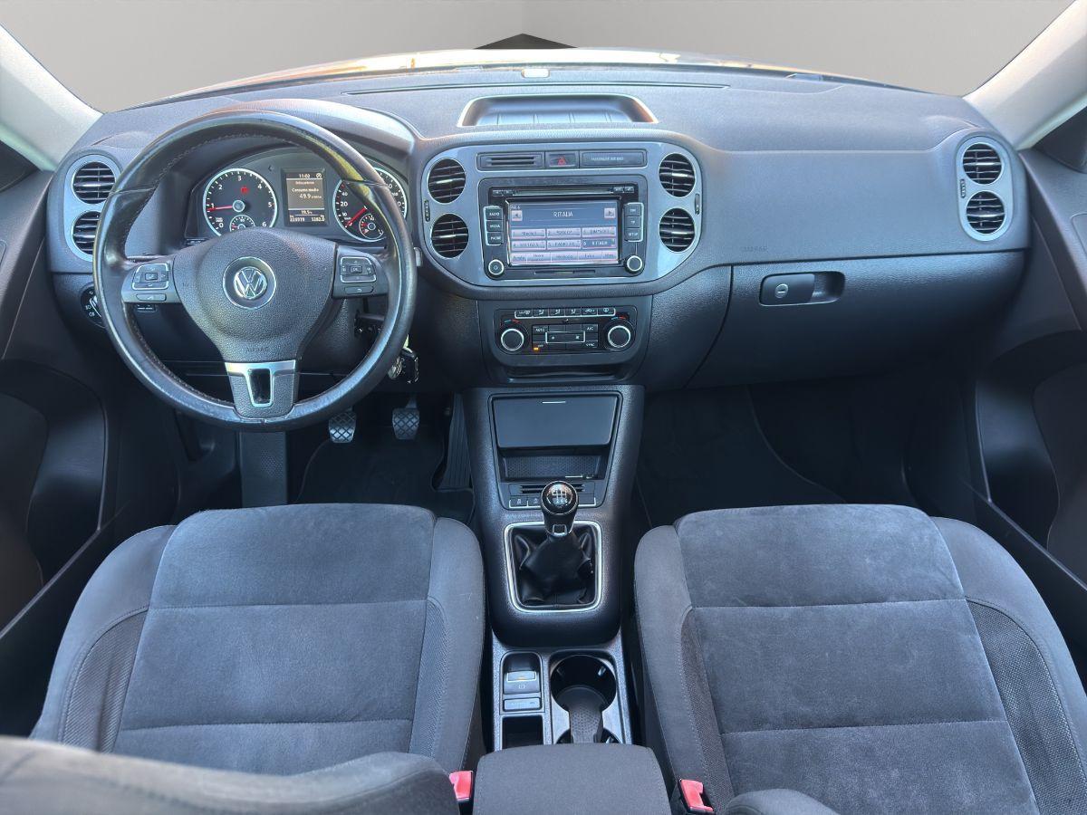 VOLKSWAGEN - Tiguan - 2.0 TDI 110 CV Sport BlueMotion Technology TETTO APRIBILE