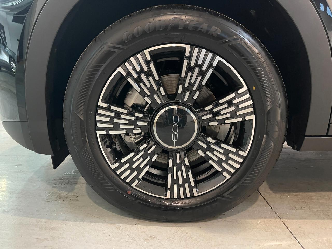 Fiat 600 Hybrid 145 CV DCT MHEV Icon