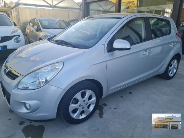 HYUNDAI i20 BENZINA-NEOPATENTATI-ANNO 2011