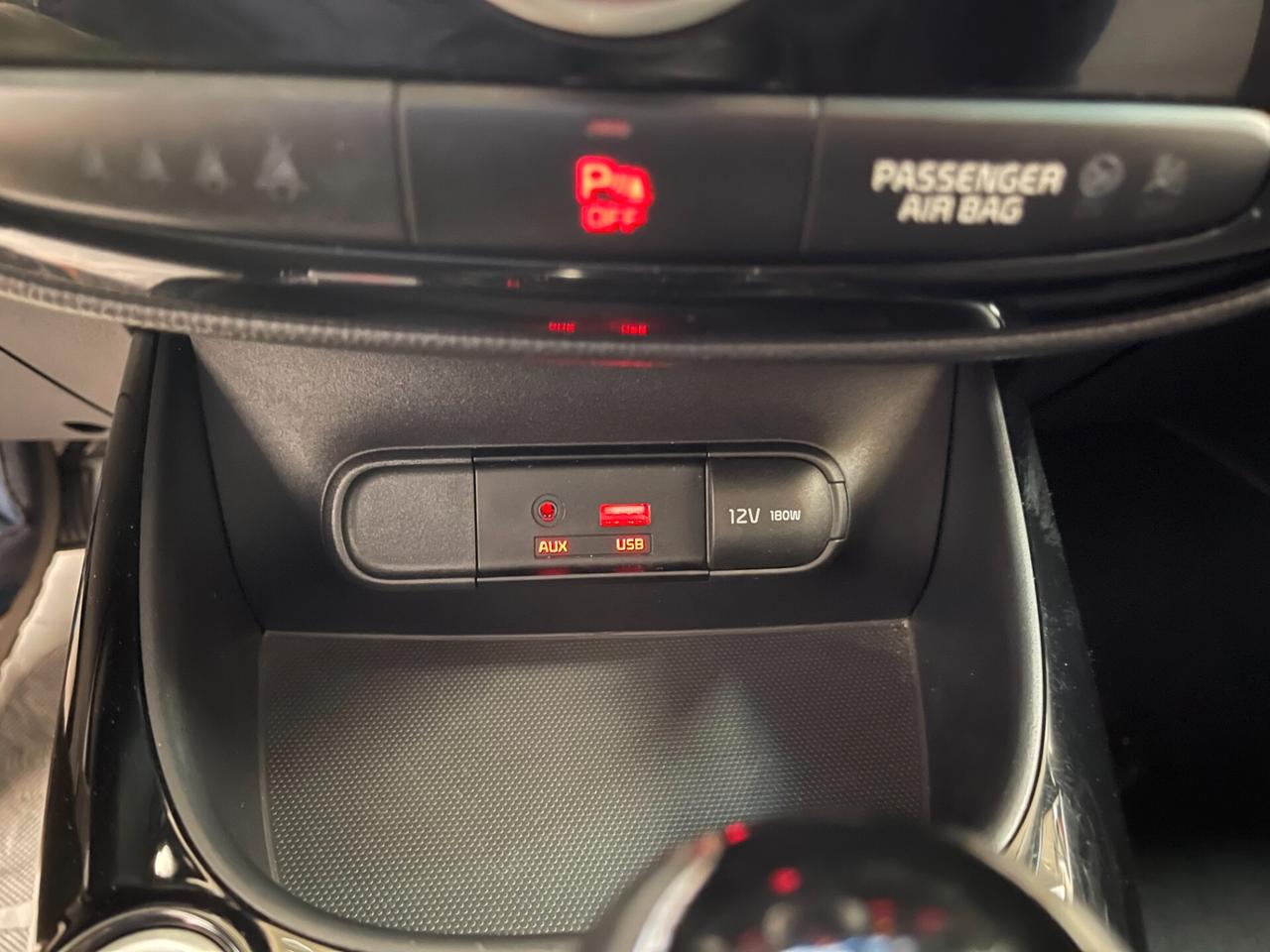 Kia Soul Your 1.6 crdi 16v c.auto-Ok Neopatentati-LEGGI SOTTO