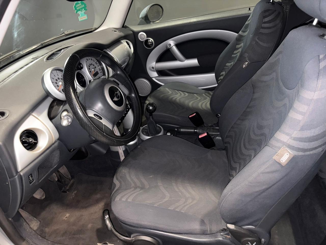 MINI COOPER DEL 2003 BENZINA 130.000 KM
