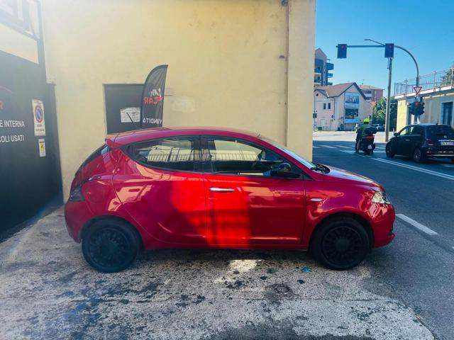 LANCIA Ypsilon 1.0 69 CV 5 porte S&S Fire Fly Ecochic *PROMO*