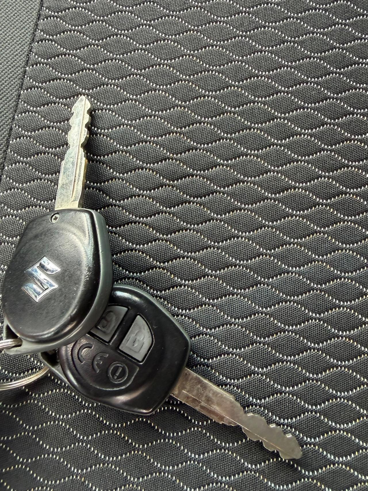 Suzuki Splash 1.0 VVT GL Style 97000 KM