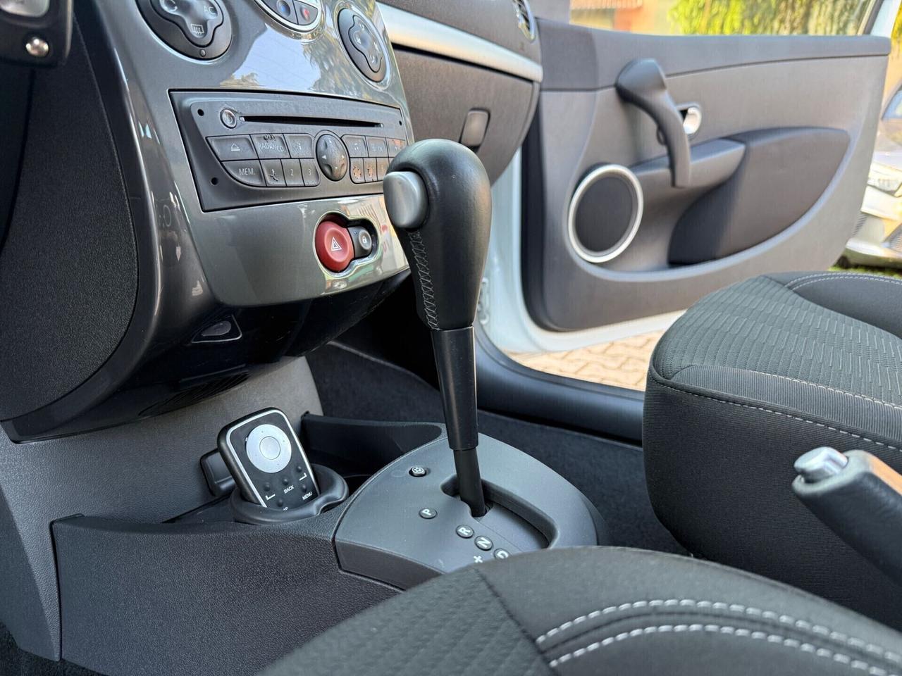 Renault Clio 1.6 16V 3 porte AUTOMATICA OK NEOPATENTATI