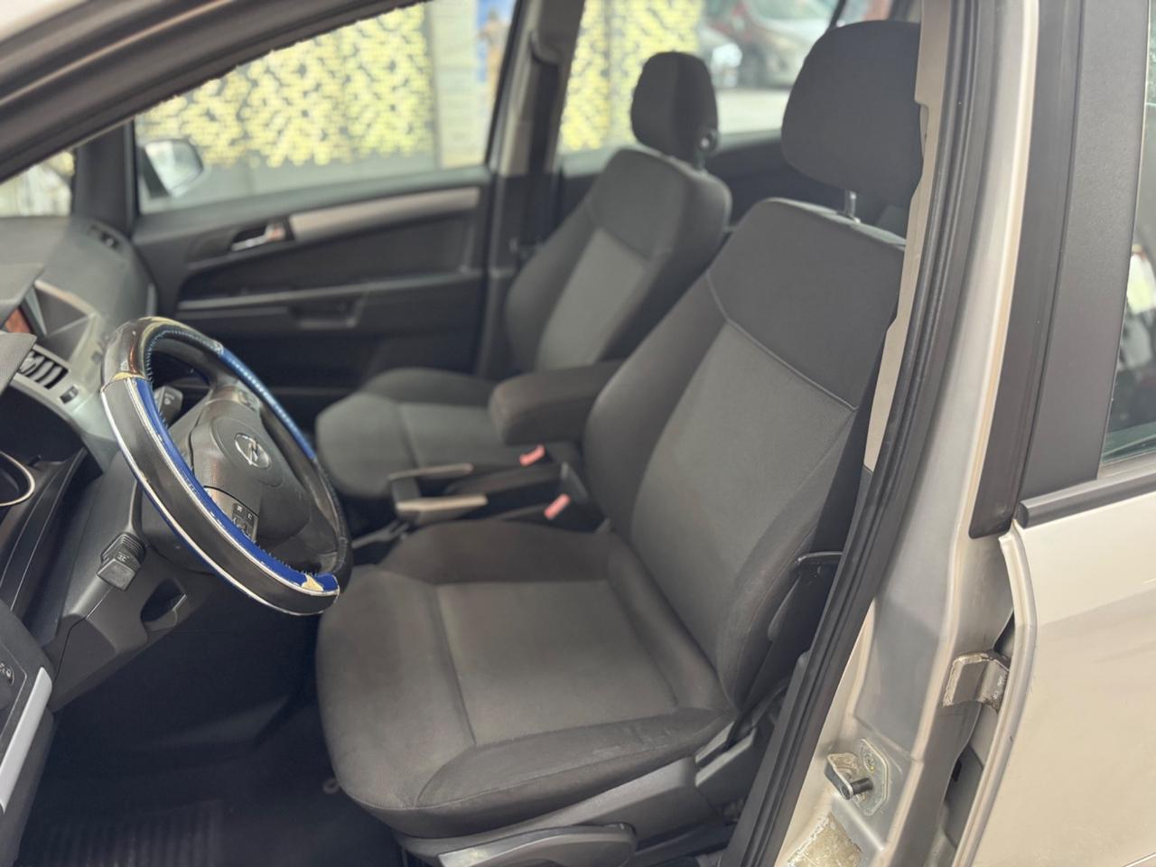 Opel Zafira 1.9 CDTI 7POSIT 120CV ADATTA NEOPATENTATI