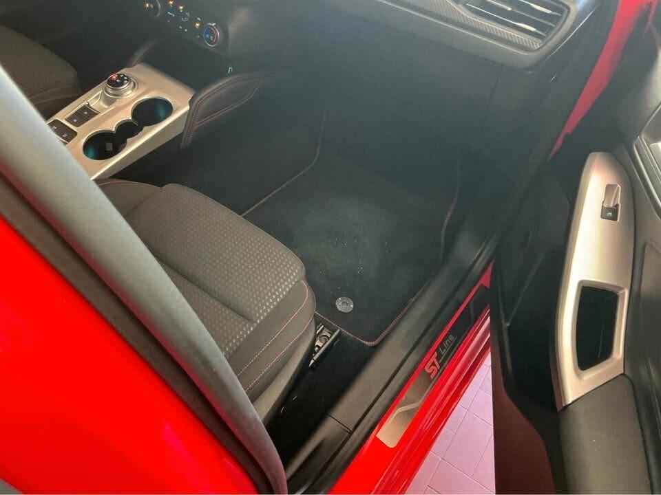 Ford Focus 1.0 EcoBoost 125 CV automatico 5p. Vignale Co-Pilot