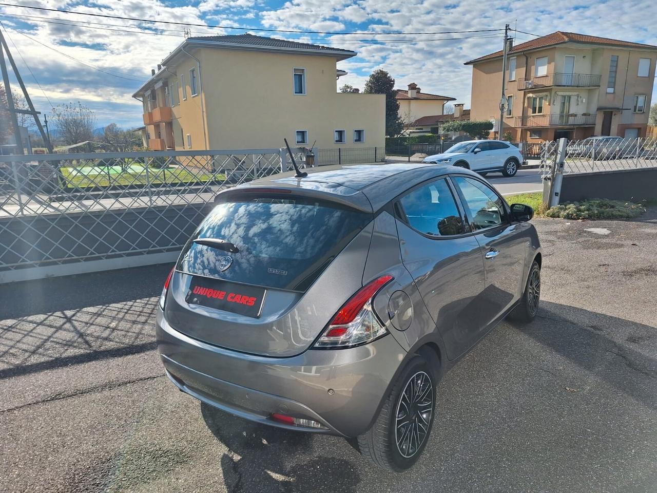 Lancia Ypsilon 1.2 69 CV 5 porte S&S Gold