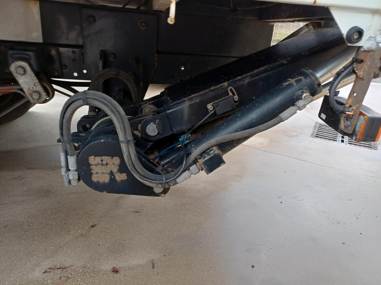 IVECO DAILY 35/E CON SPONDA IDRAULICA