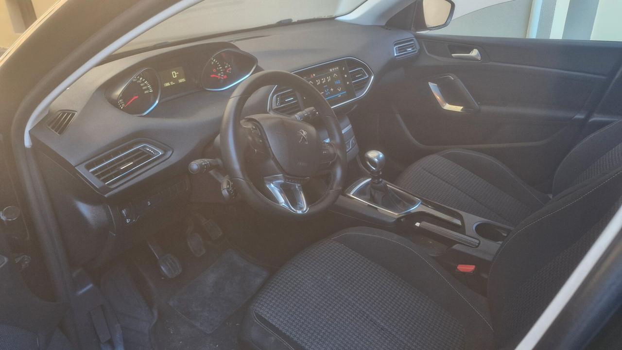 Peugeot 308 BlueHDi 130 S&S Allure