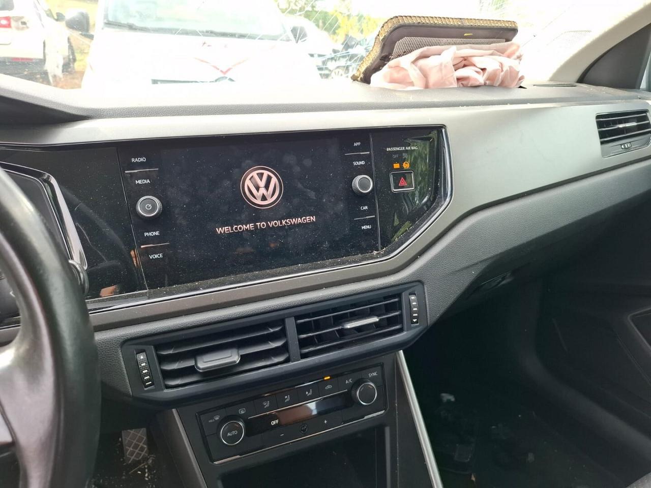VW POLO 1.0 BENZINA 2018 SINISTRATA MOTORE PARTE