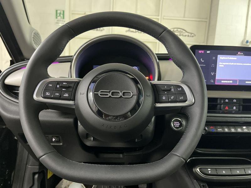 FIAT 600 600 Hybrid 100 CV DCT MHEV La Prima DA 249.00 MENSILE