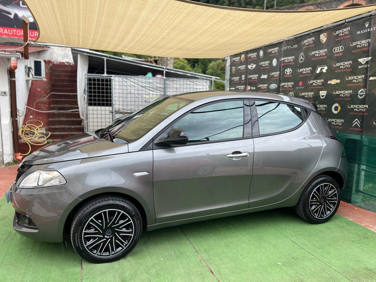 Lancia Ypsilon 1.0 FireFly 5 porte S&S Hybrid 4.000 Km
