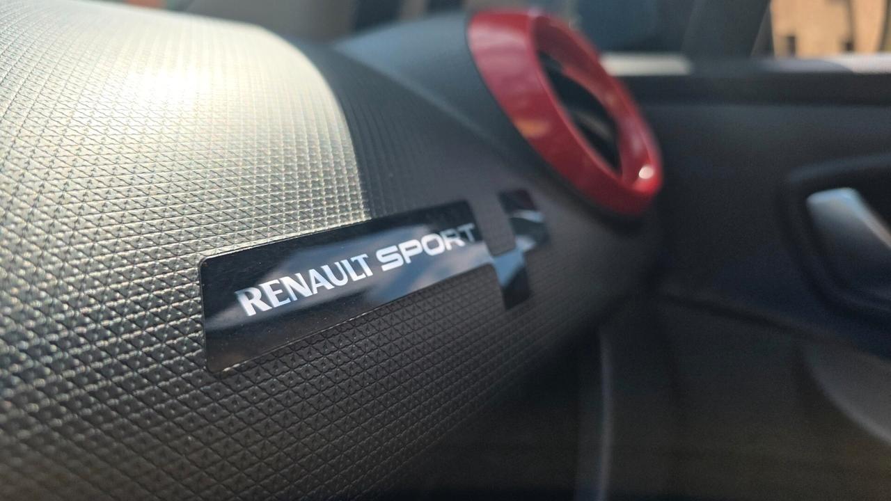 Renault Clio RS Trophy 220cv