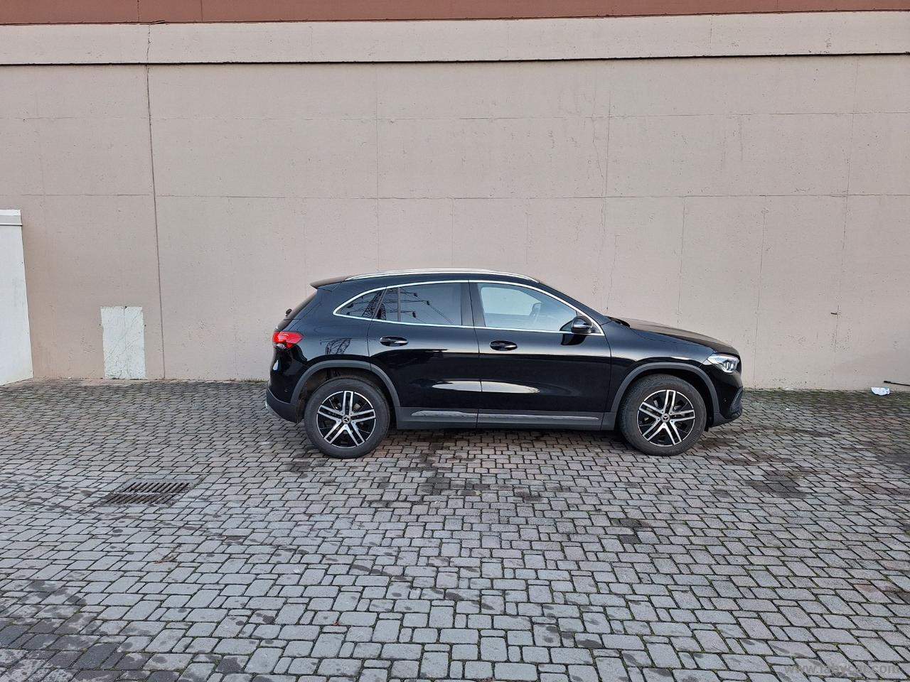 MERCEDES-BENZ GLA 200 d Automatic 4Matic UNICOPROP.