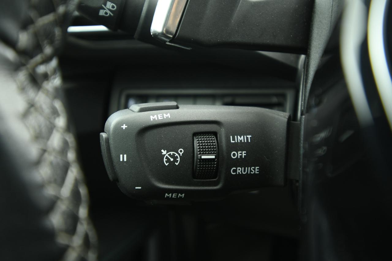 PEUGEOT 3008 1.5 bluehdi Allure Pack s&s 130cv eat8 CAMERA+APP CONNECT+C18"