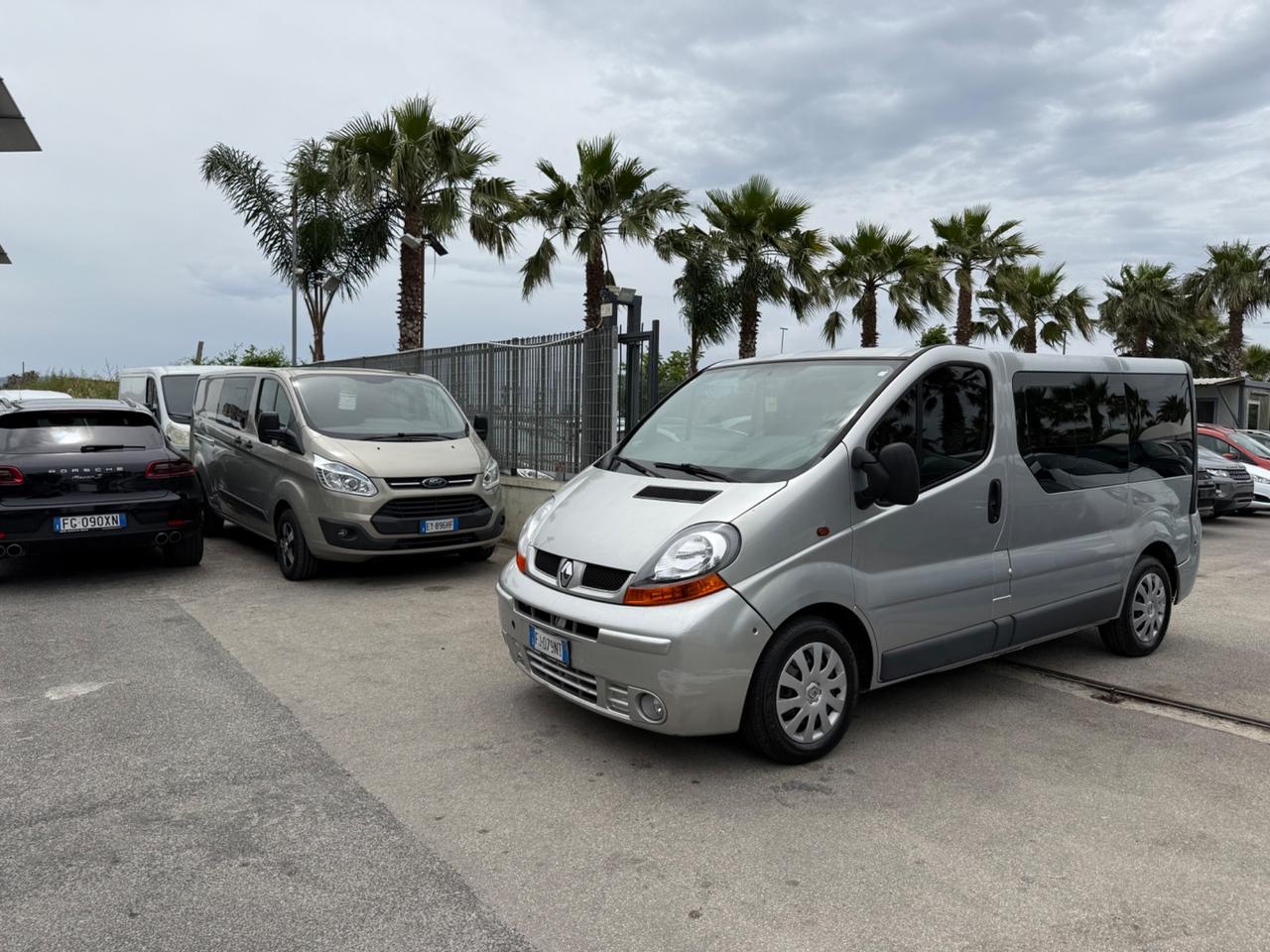 Renault Trafic 1.9 dCi 9 POSTI VETTURA