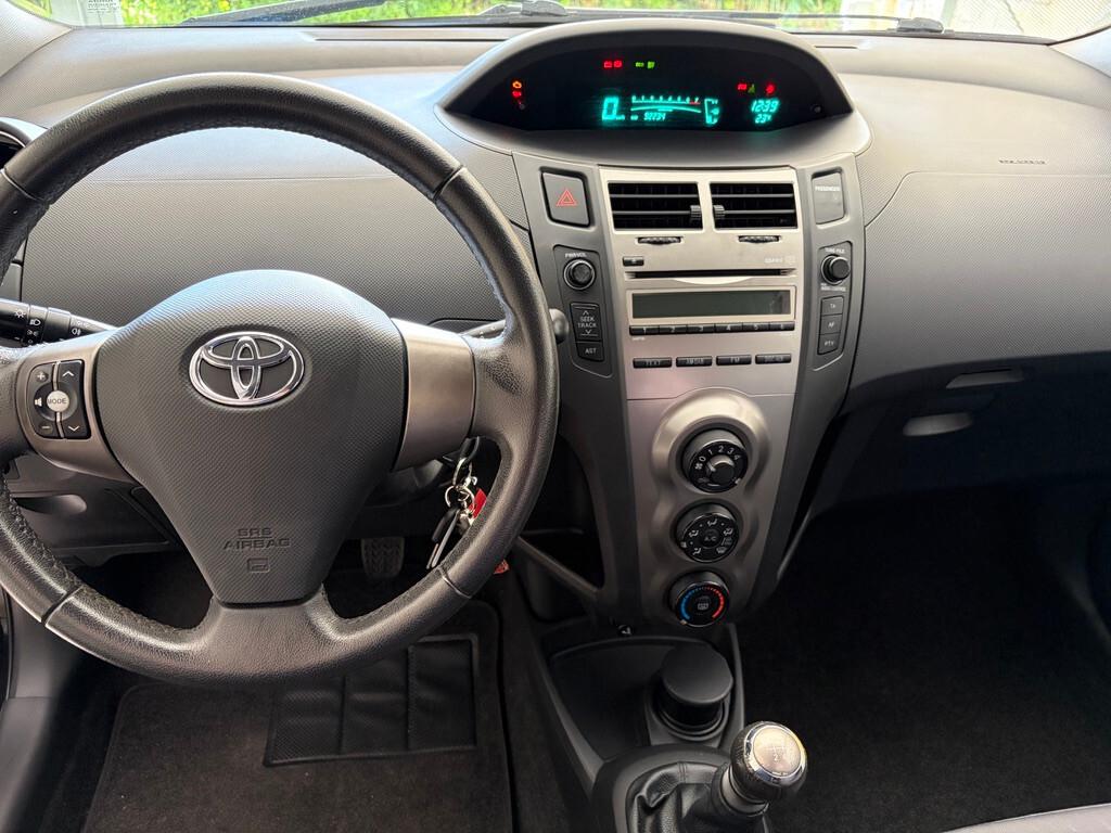 Toyota Yaris 3p 1.3 dual Sol -NEOPATENTATI-