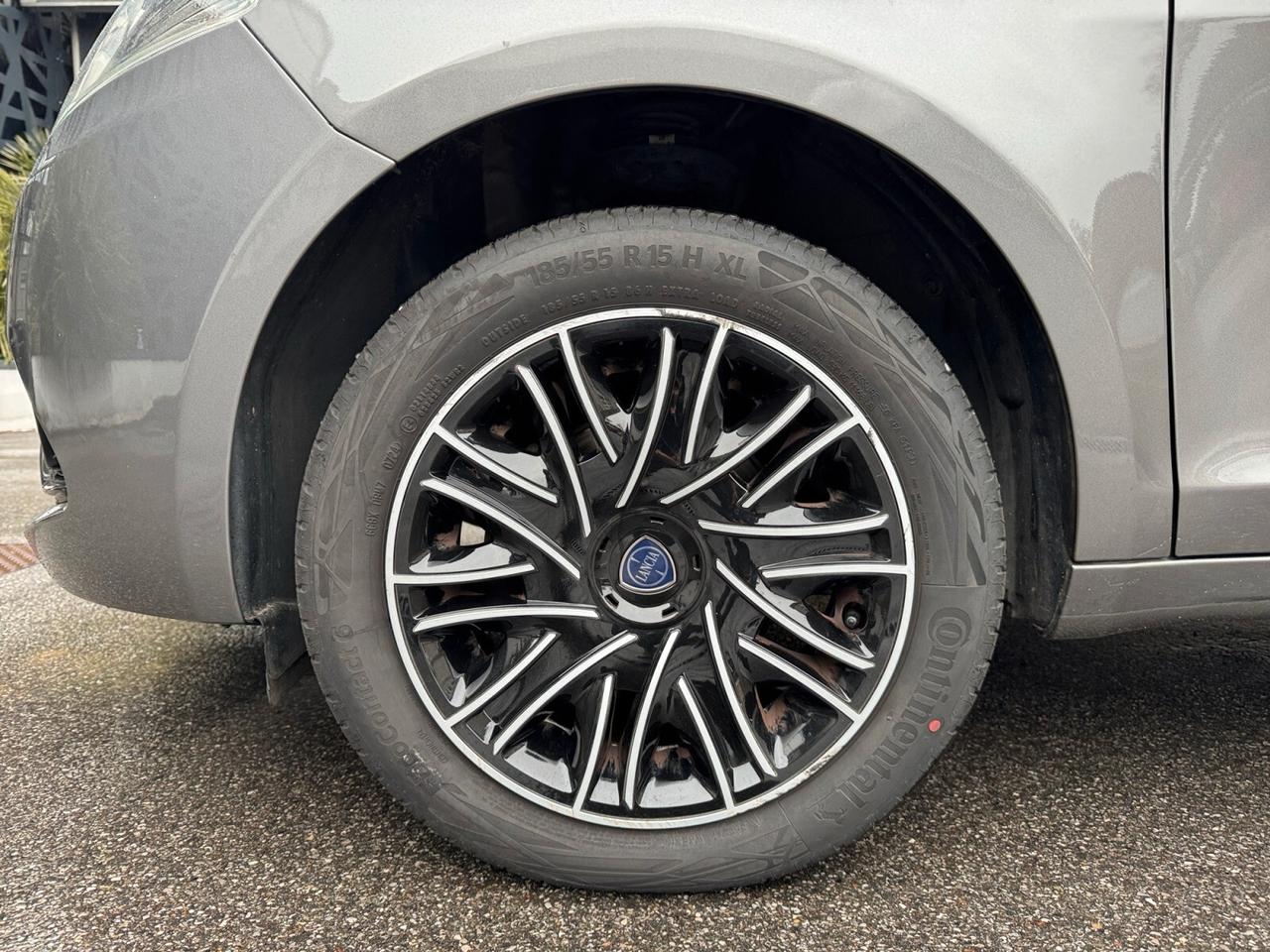 Lancia Ypsilon 1.2 69 CV 5 porte S&S Gold