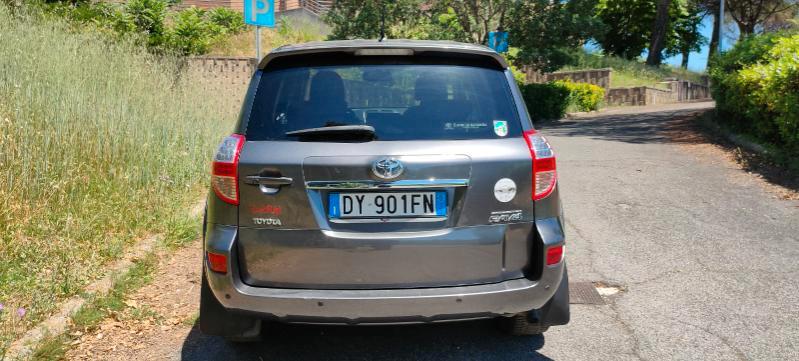 Toyota RAV4 5 Porte RAV4 2.2 d-cat Luxury 150cv auto dpf my09