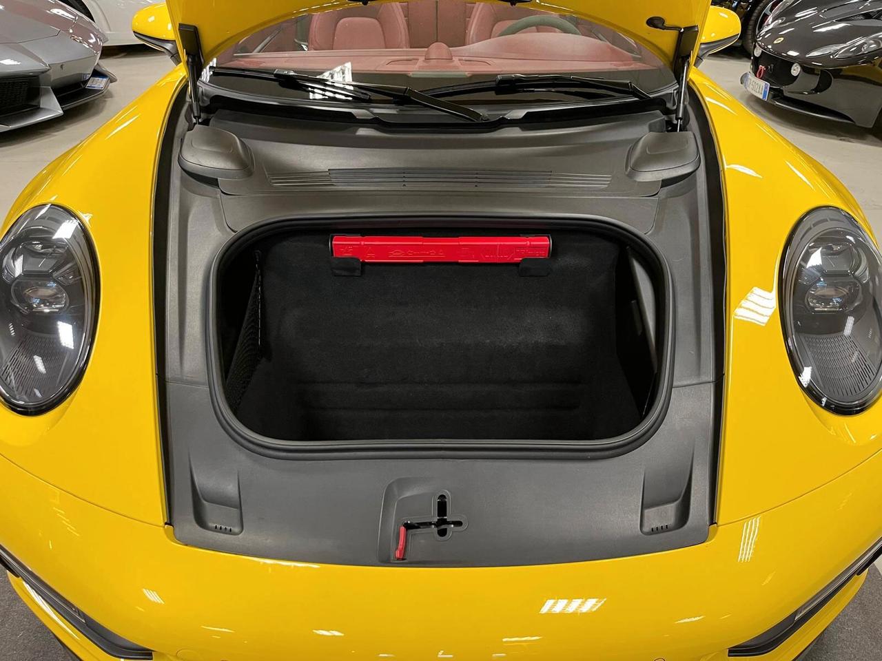 Porsche 911 Carrera 4 GTS Cabriolet