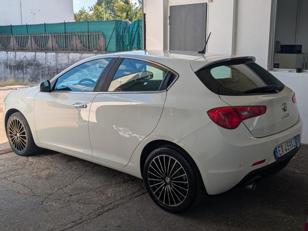 Alfa Romeo Giulietta 1.6 JTDm-2 105 CV Exclusive