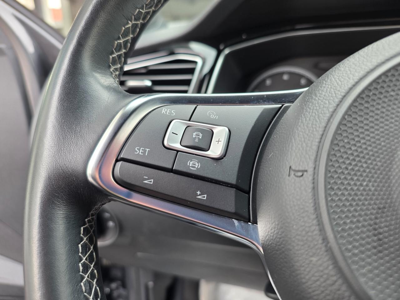 Volkswagen T-Roc 1.5 TSI 150cv Style / FULL LED + 18"