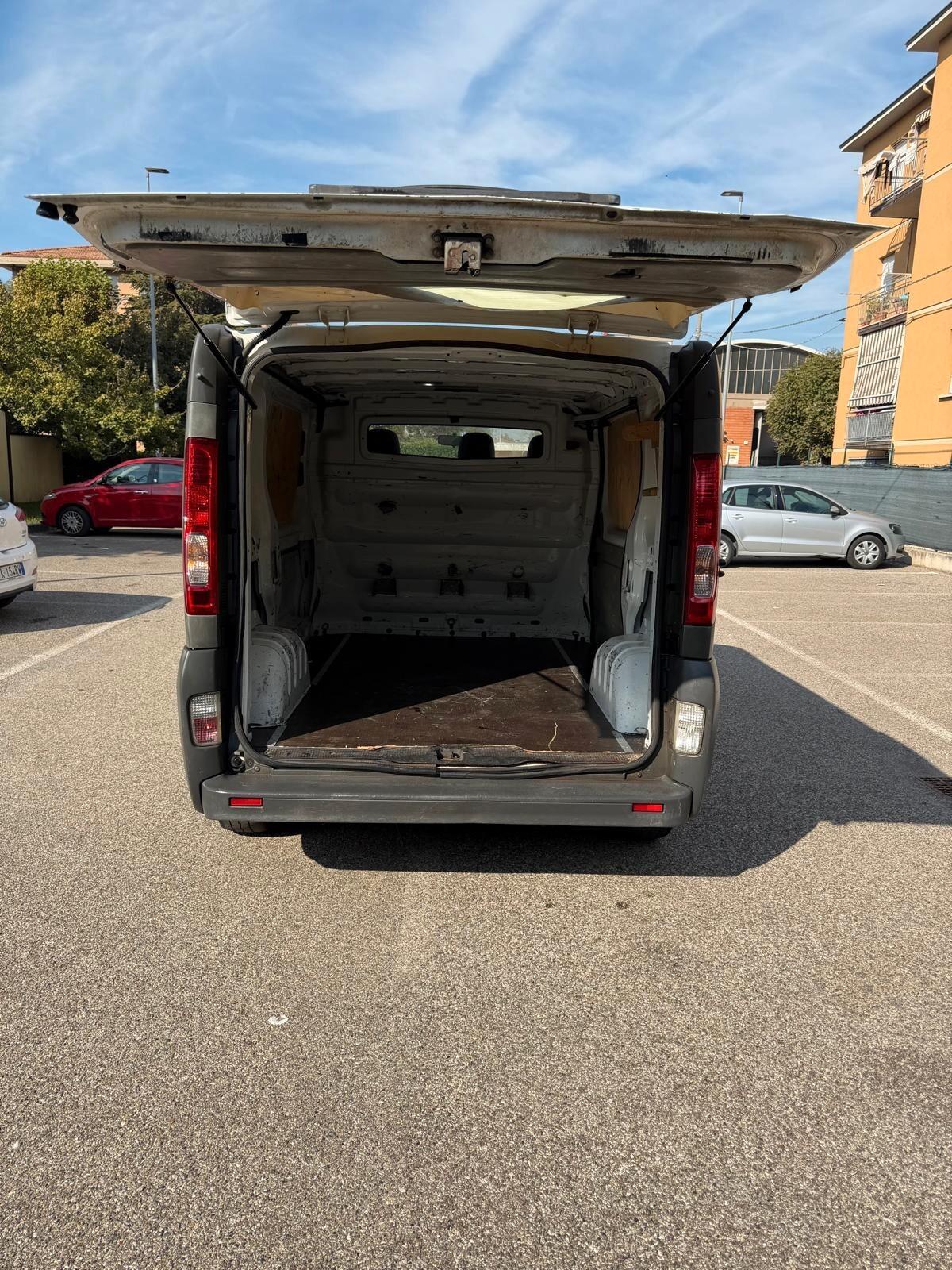 Renault Trafic T27 2.0 dCi/115 - 12 MESI DI GARANZIA -