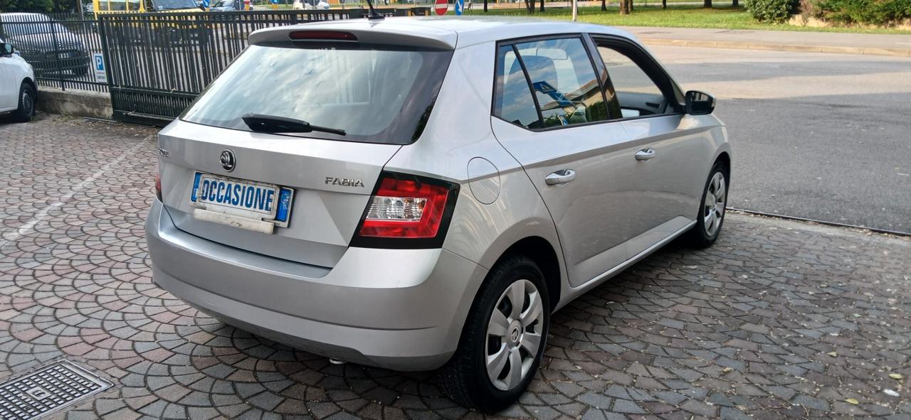 Skoda Fabia 1.0 benzina neopatentati