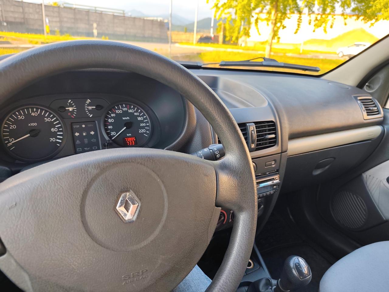 Renault Clio 1.2 16V Benz Dynamic