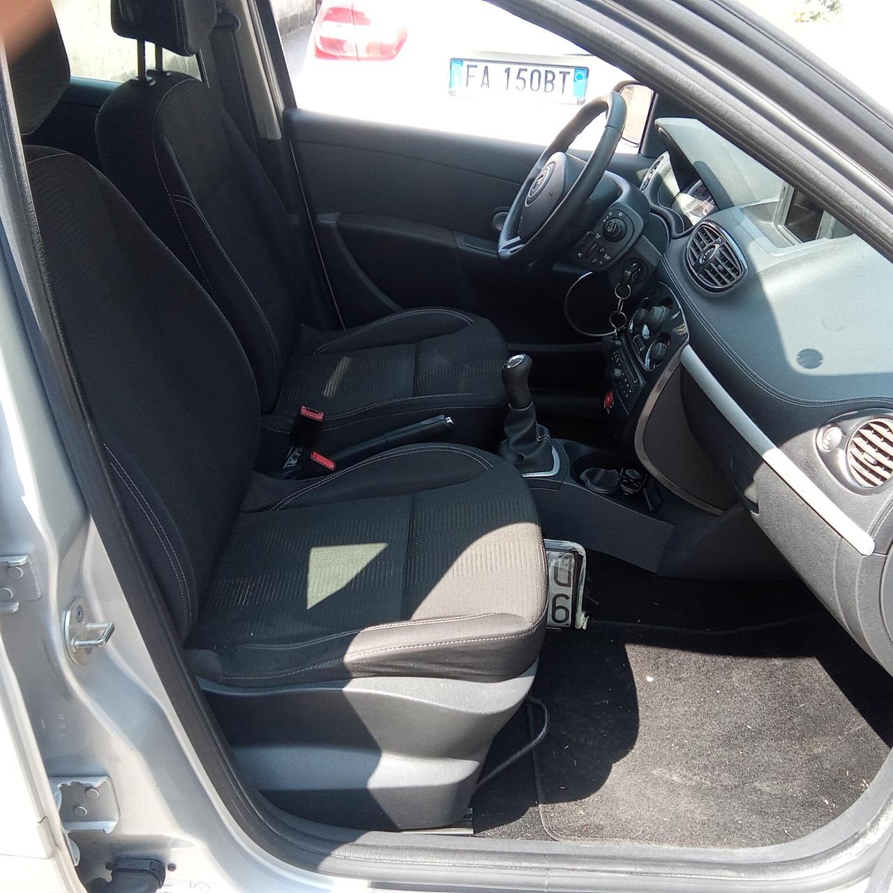 Renault Clio 1.2 16V 5 porte Dynamique