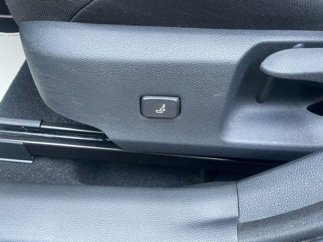 TOYOTA Corolla Touring Sports 2.0 Hybrid Business