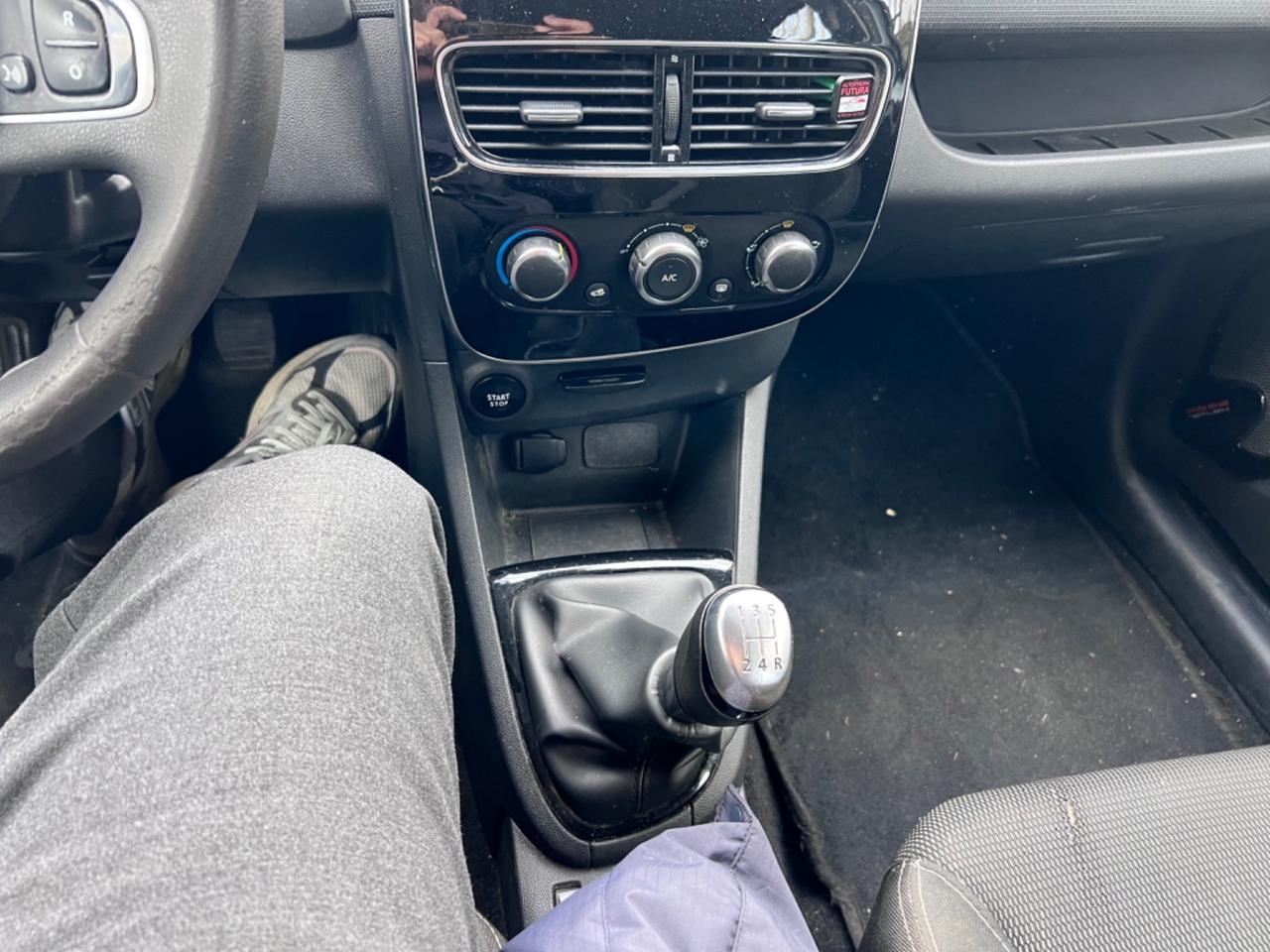 Renault Clio dCi 8V 75 CV 5 porte Moschino Life