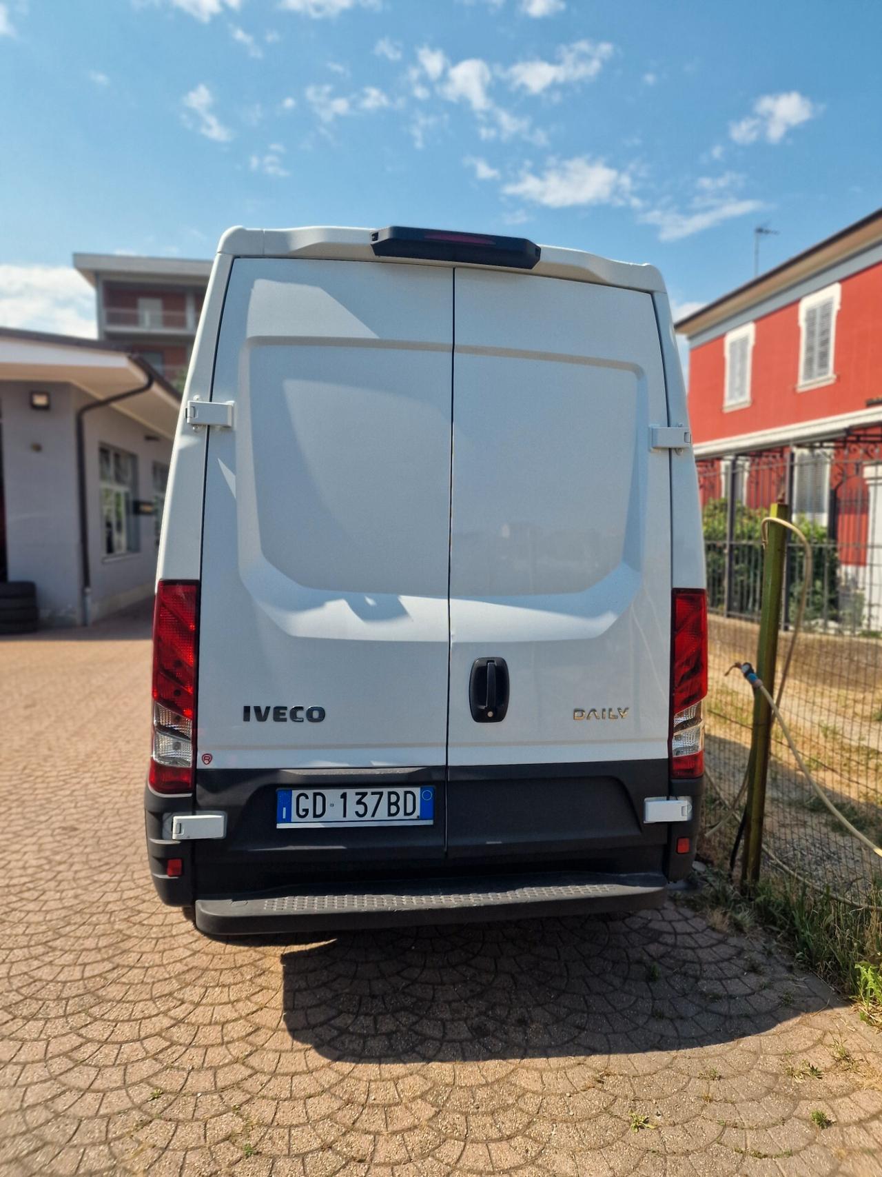 Iveco 35 12 TETTO ALTO PASSO MEDIO