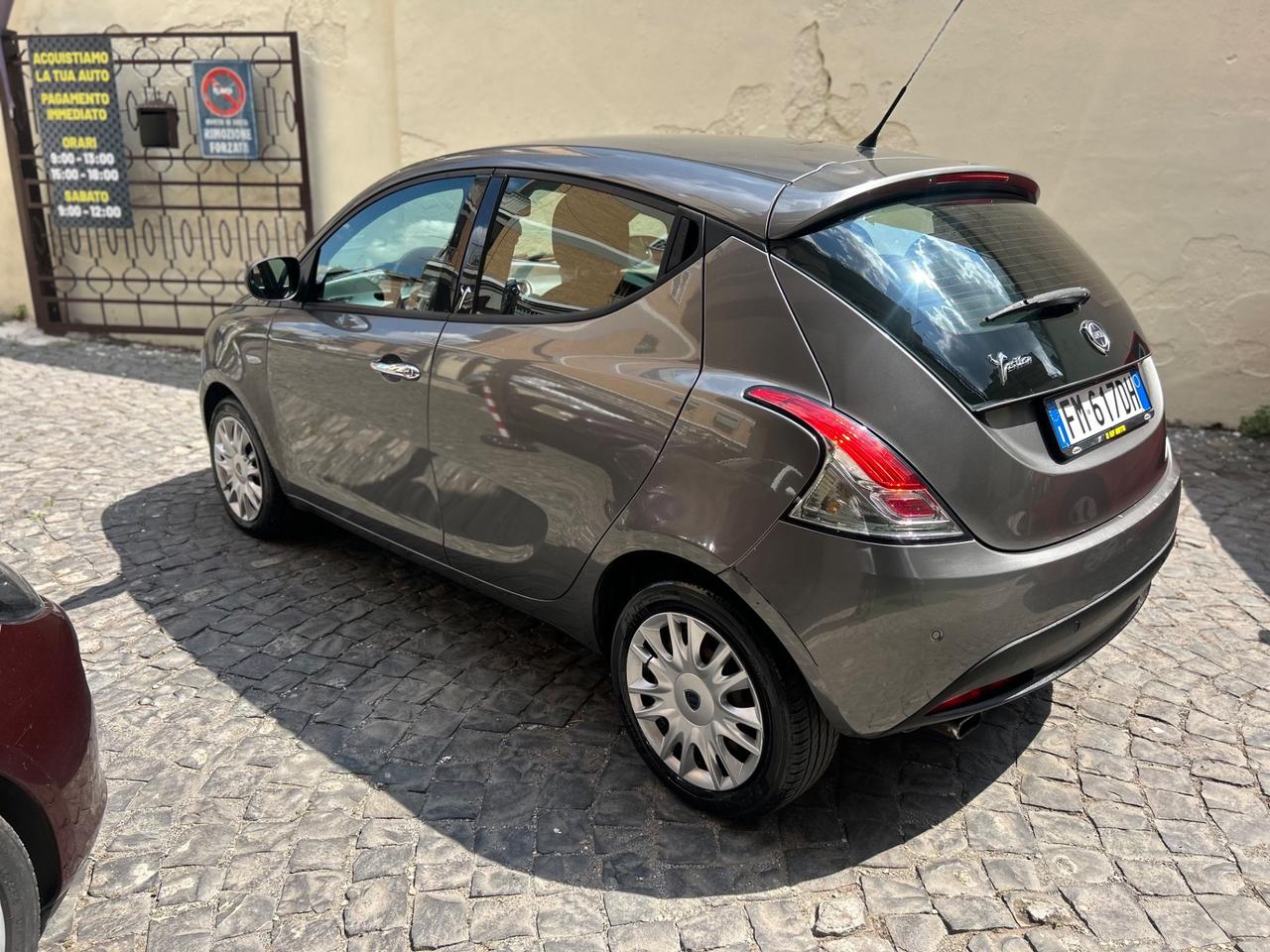 Lancia Ypsilon 1.3 MJT 16V 95 CV 5 porte S&S Silver