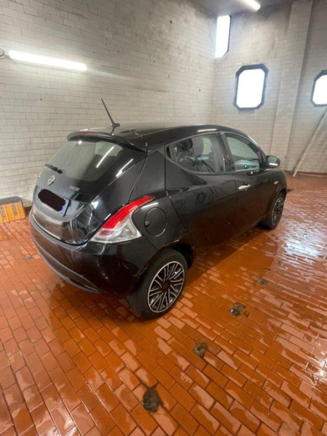 LANCIA Ypsilon 1.0 FireFly 5 porte S&S Hybrid Silver Plus